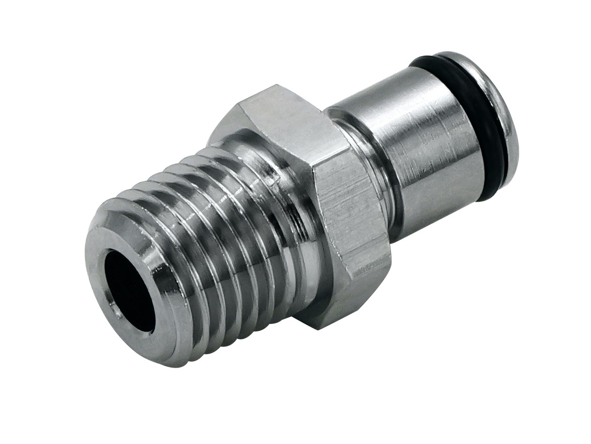 LC24004 - CPC Stecker 1/4 Zoll NPT Außengewinde, ohne Absperrventil, Buna-N Dichtung. Ein glänzender, silberfarbener Metallstecker mit Gewinde auf der einen Seite und einem schwarzen O-Ring auf der glatten Anschlussseite.