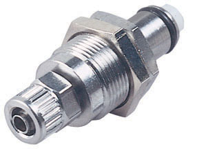 Metallischer LCD40004 CPC Stecker zur Plattenmontage mit 6,4 mm Außendurchmesser und 4,3 mm Innendurchmesser Klemmringverschraubung, inklusive Absperrventil, auf weißem Hintergrund.
