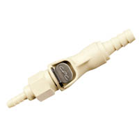 PMC12-Serie CPC-Kupplung, beige, für Schlauchverbindungen. PMC12-Serie CPC-Kupplung aus beigem Kunststoff mit gerippten Schlauchenden und metallenem CPC-Entriegelungsknopf auf weißem Hintergrund.