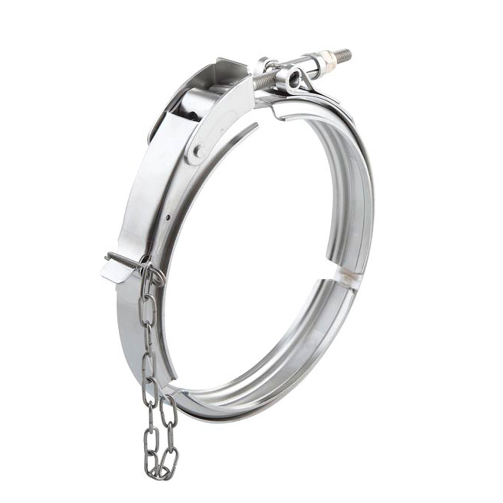 TEC-Klammer Typ L13: Eine glänzende, silberne V-Band-Klammer aus Metall mit einem Bügelschnellverschluss, Schraube und einer kleinen Sicherungskette.