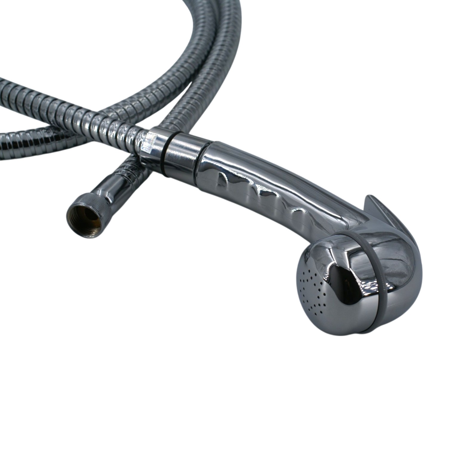 Hebeldusche Camping: Verchromte Handbrause mit Schlauch – perfekt für Camping und Outdoor. Hebeldusche Camping: Verchromte Handbrause mit flexiblem Metallschlauch, Duschkopf und Anschlussstück für mobiles Duschen.